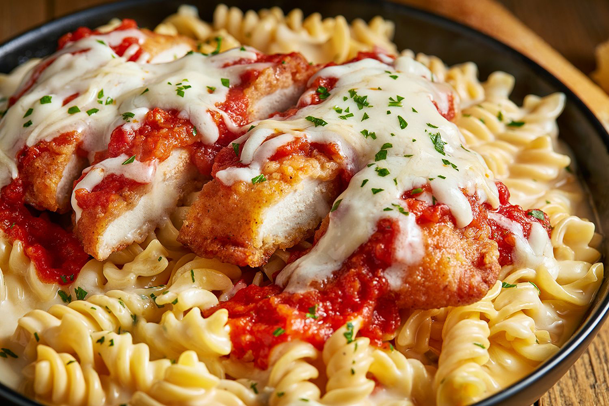 Parmesan Chicken Mac ‘n Cheese